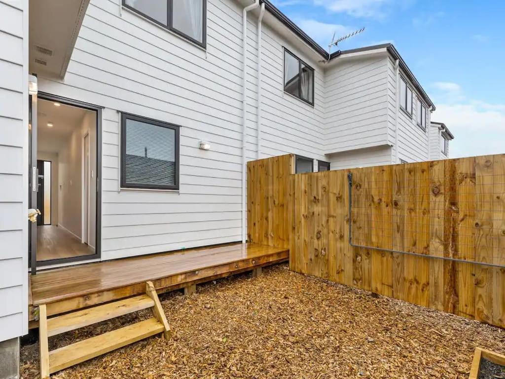 Wonderful Three Bedroom With Garage Holiday home