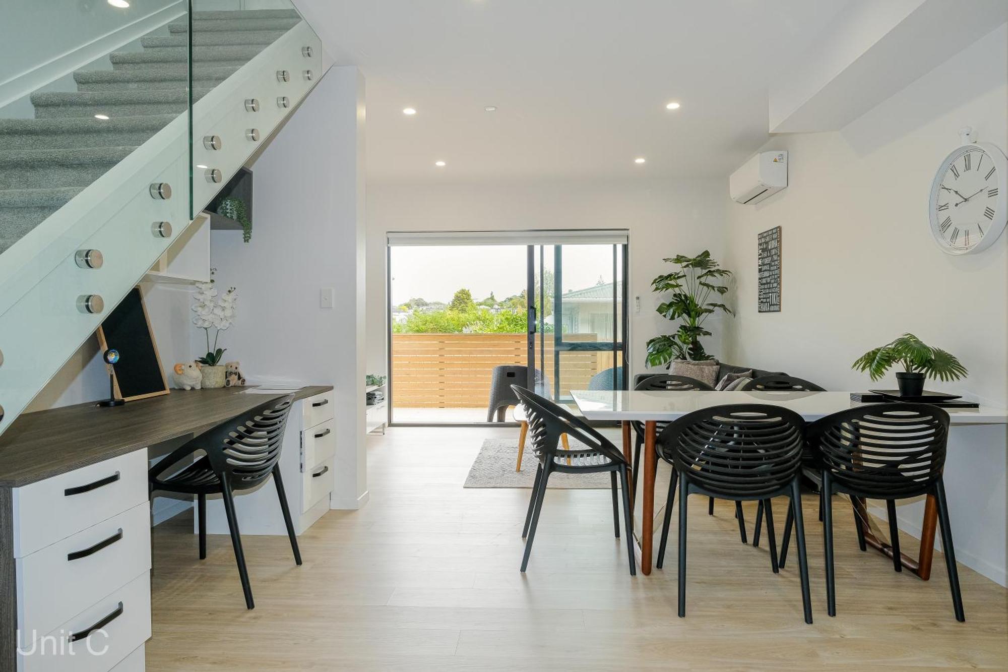 Modern Howick Town House Fibre Wifi Netflix Holiday home Auckland