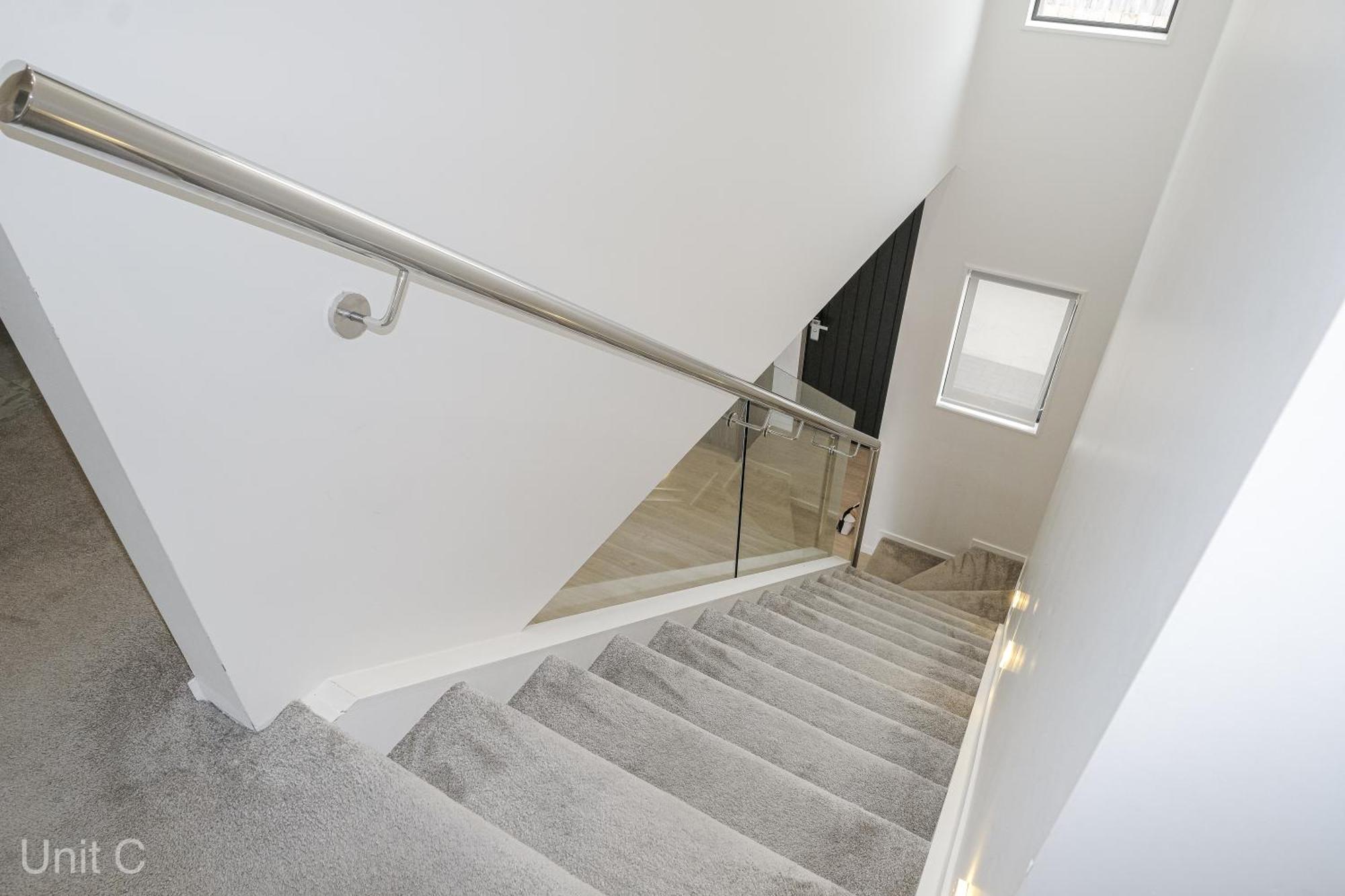 Modern Howick Town House Fibre Wifi Netflix Auckland