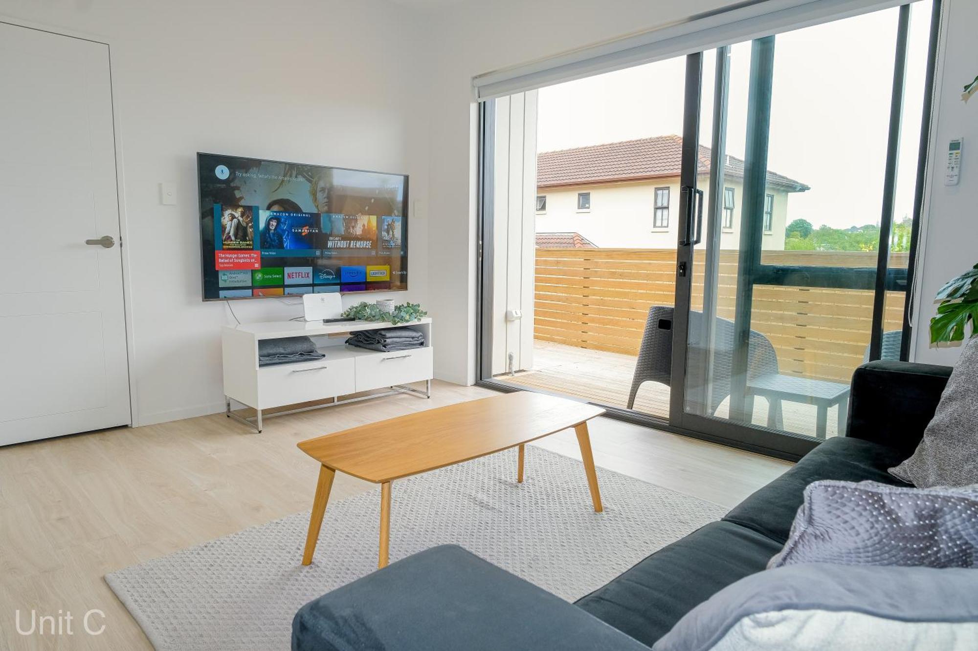 Holiday home Modern Howick Town House Fibre Wifi Netflix Auckland