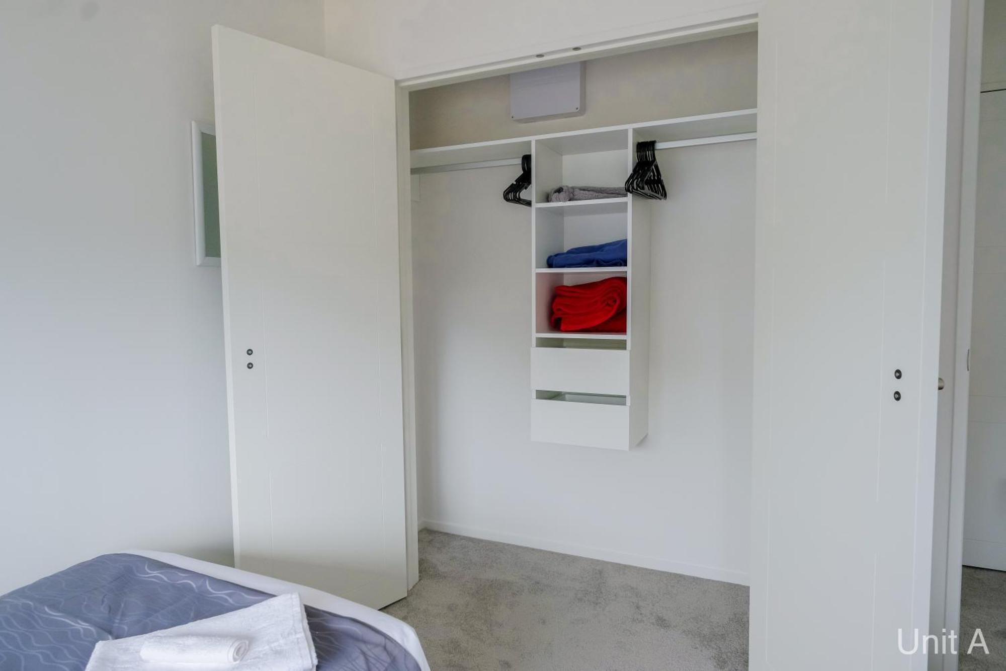 Modern Howick Town House Fibre Wifi Netflix Holiday home