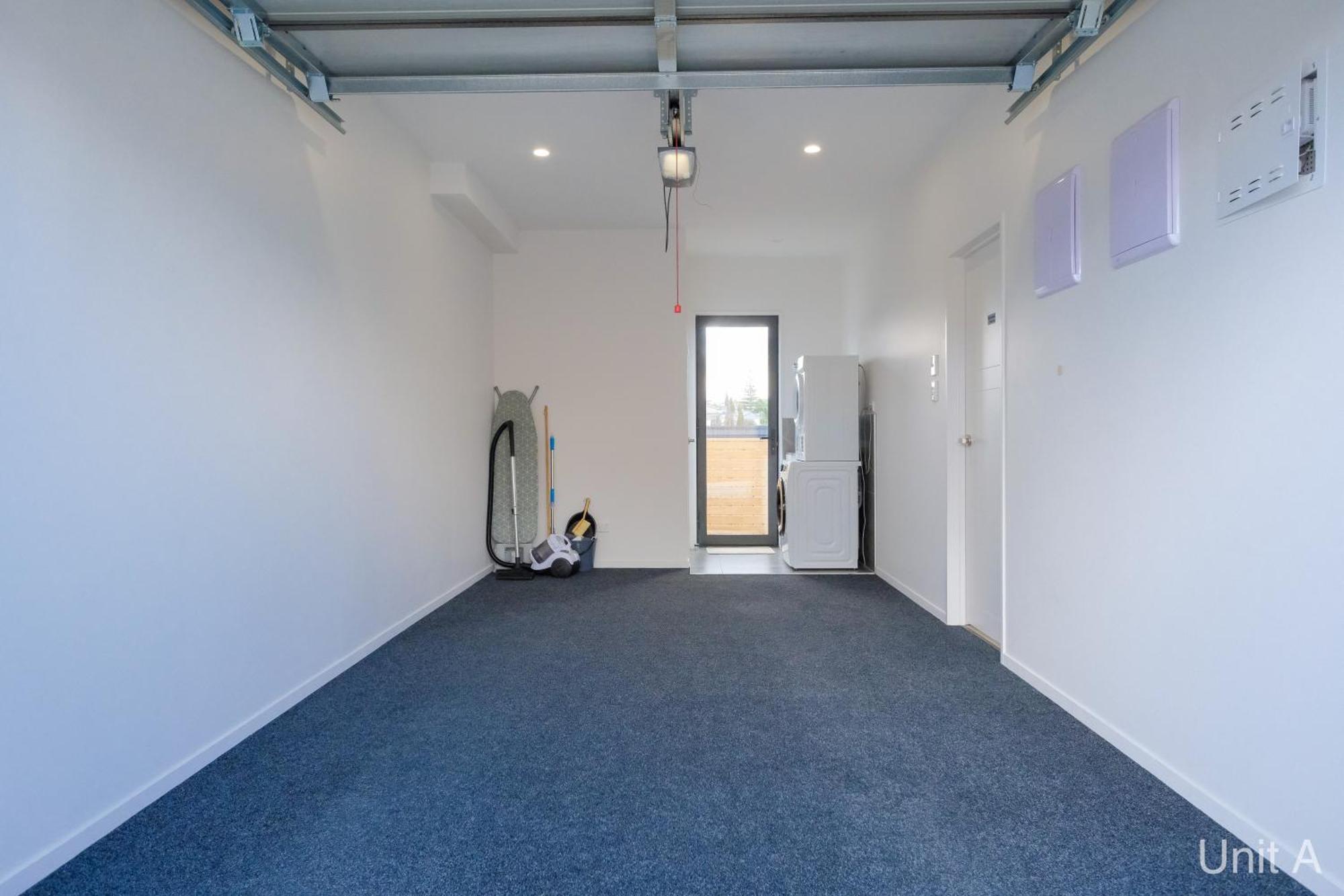 Modern Howick Town House Fibre Wifi Netflix Holiday home Auckland