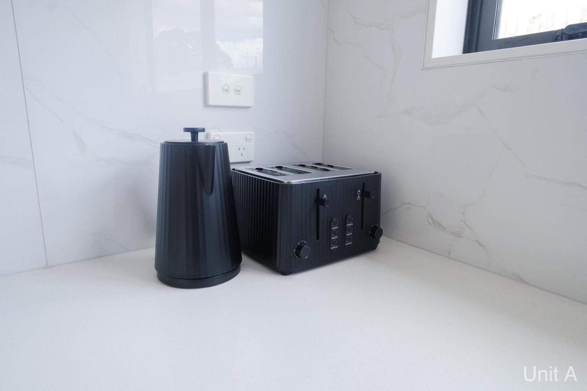 Modern Howick Town House Fibre Wifi Netflix Auckland