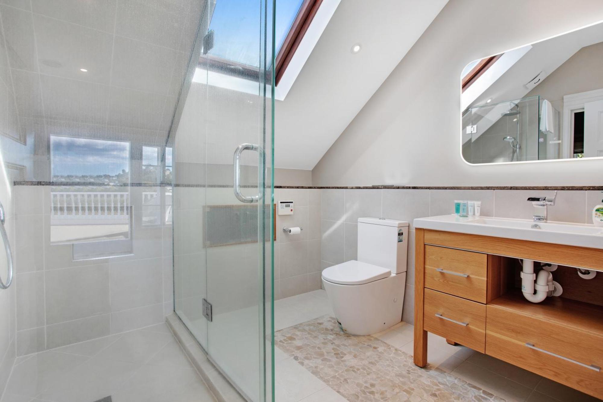 Grande Vista 5br Manor With Pool & Mt Eden Views