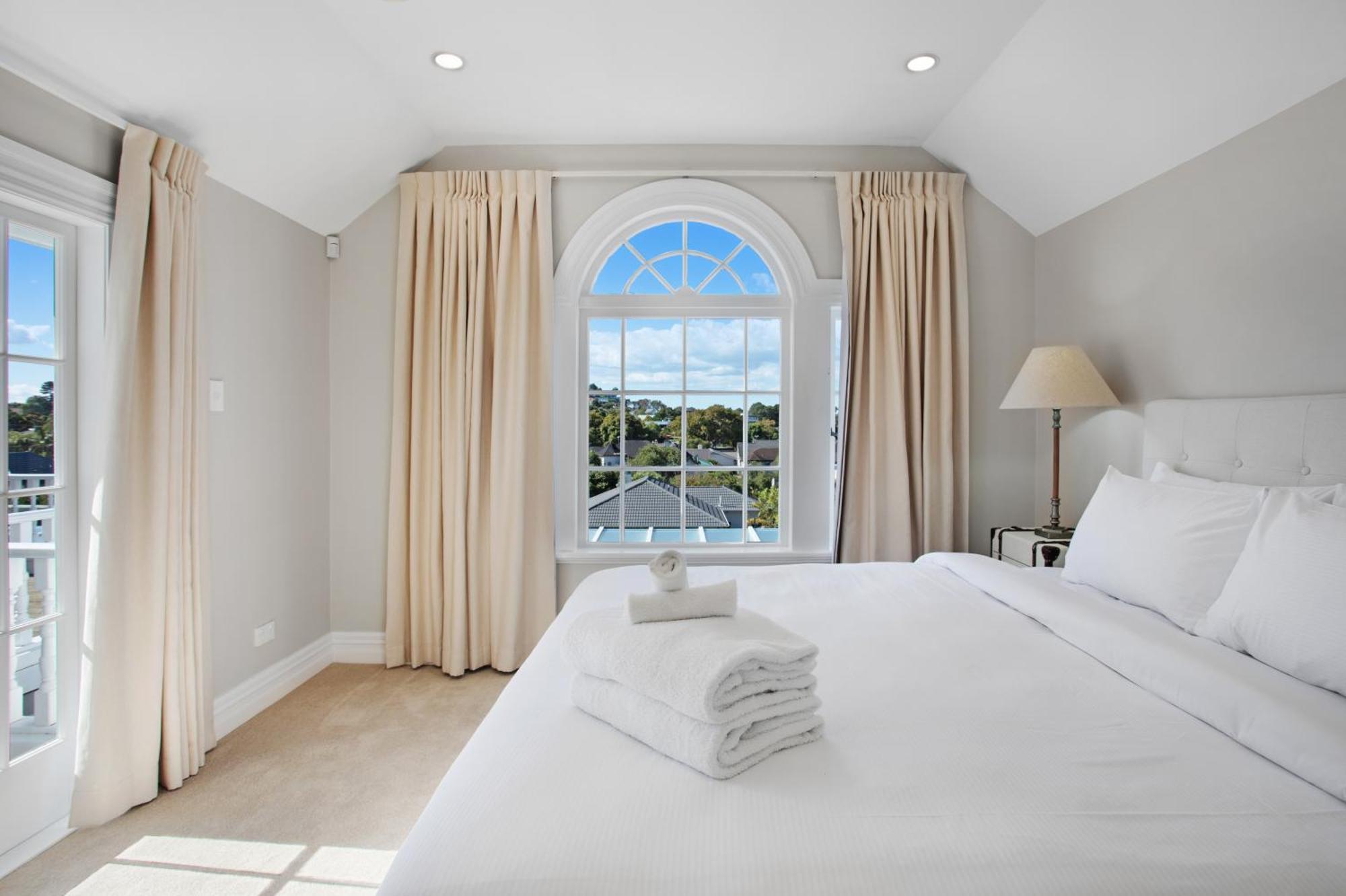 Holiday home Grande Vista 5br Manor With Pool & Mt Eden Views *
