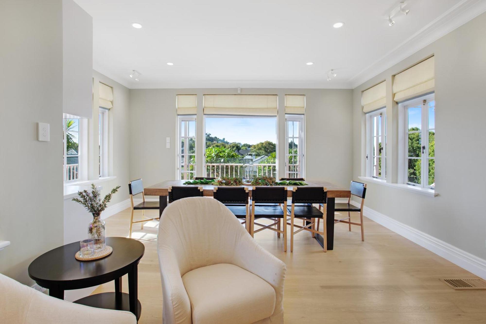Grande Vista 5br Manor With Pool & Mt Eden Views Holiday home *