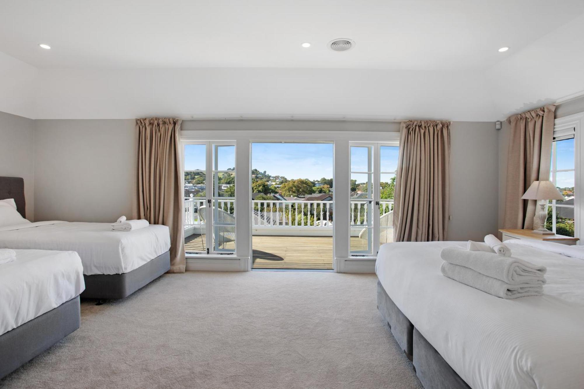 Holiday home Grande Vista 5br Manor With Pool & Mt Eden Views