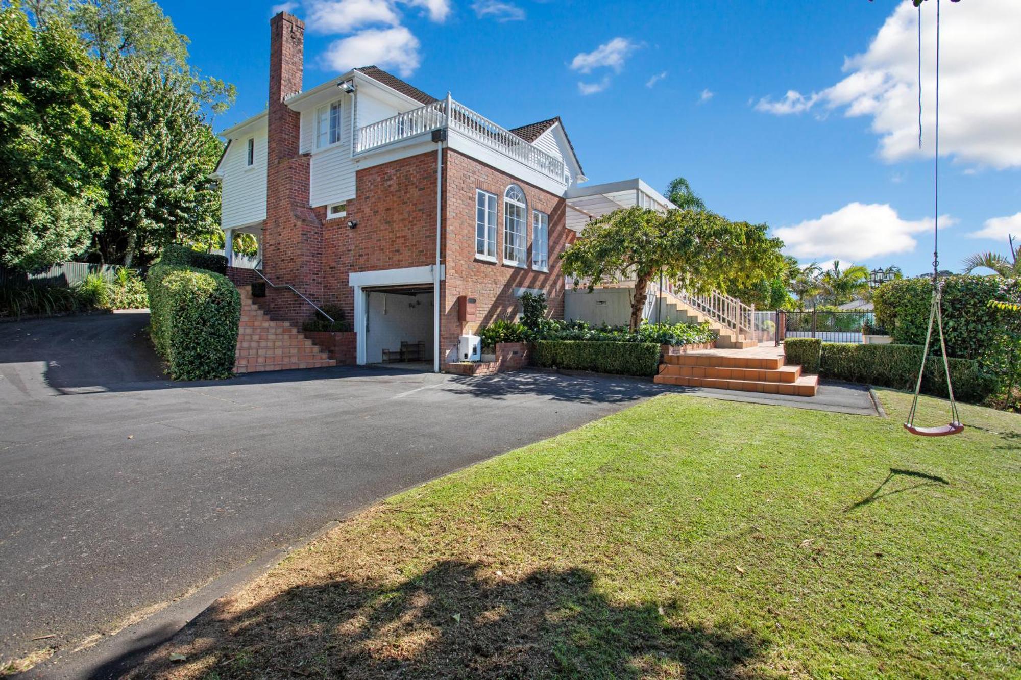 Grande Vista 5br Manor With Pool & Mt Eden Views Holiday home *