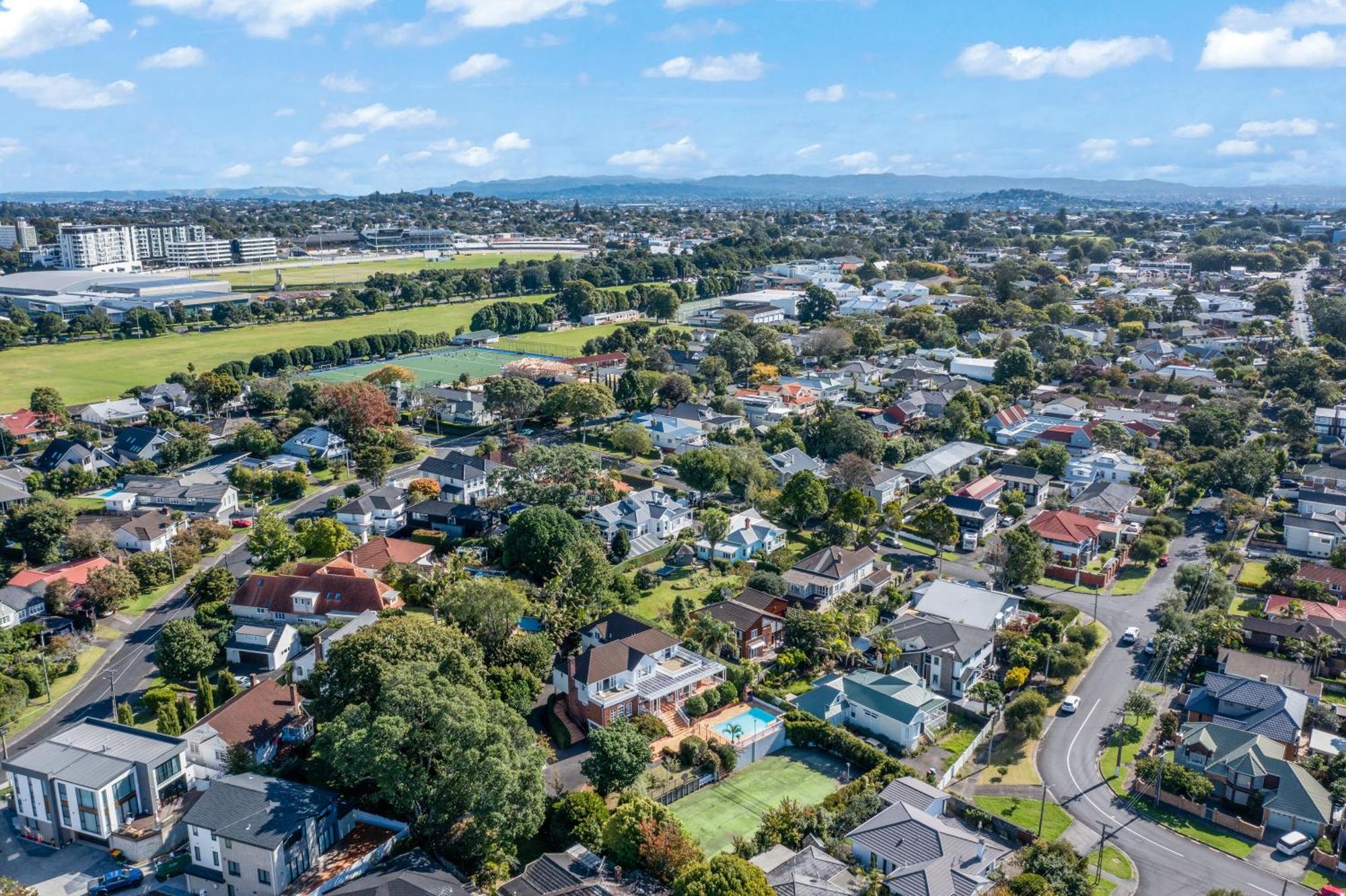 Holiday home Grande Vista 5br Manor With Pool & Mt Eden Views Auckland