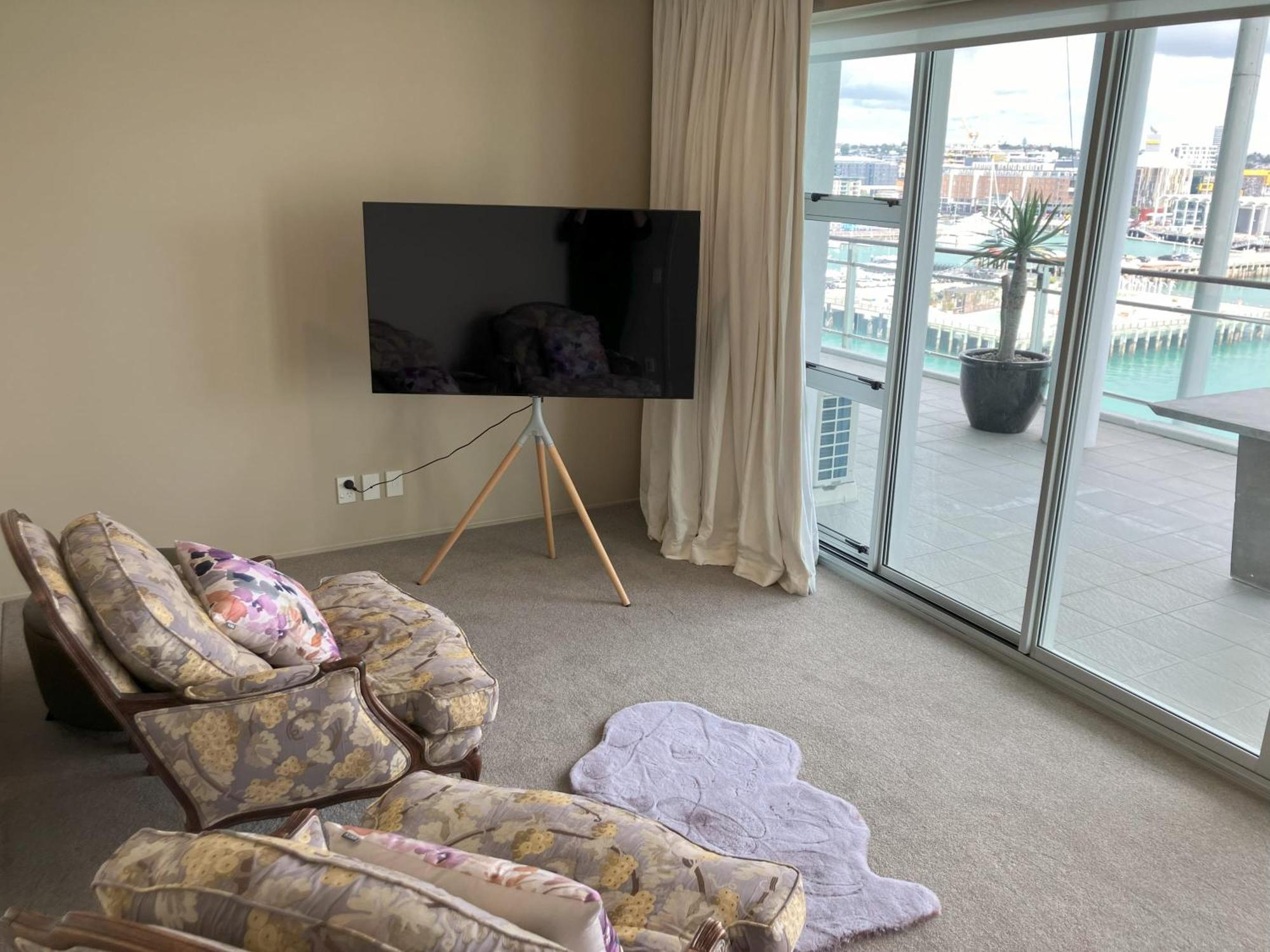 Apartment Unsurpassed View Superb 3 Bedrm Apmt