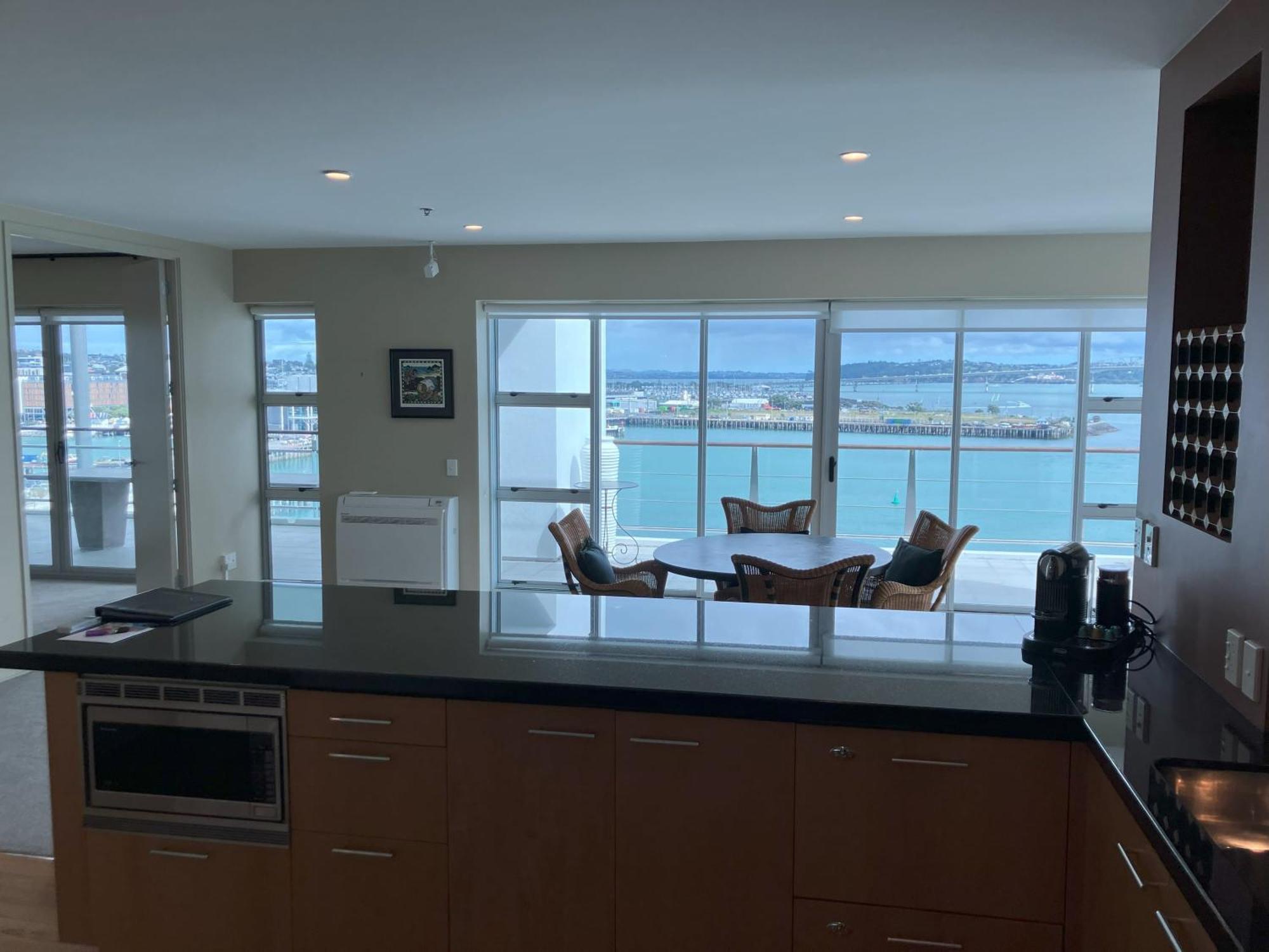 Unsurpassed View Superb 3 Bedrm Apmt Auckland