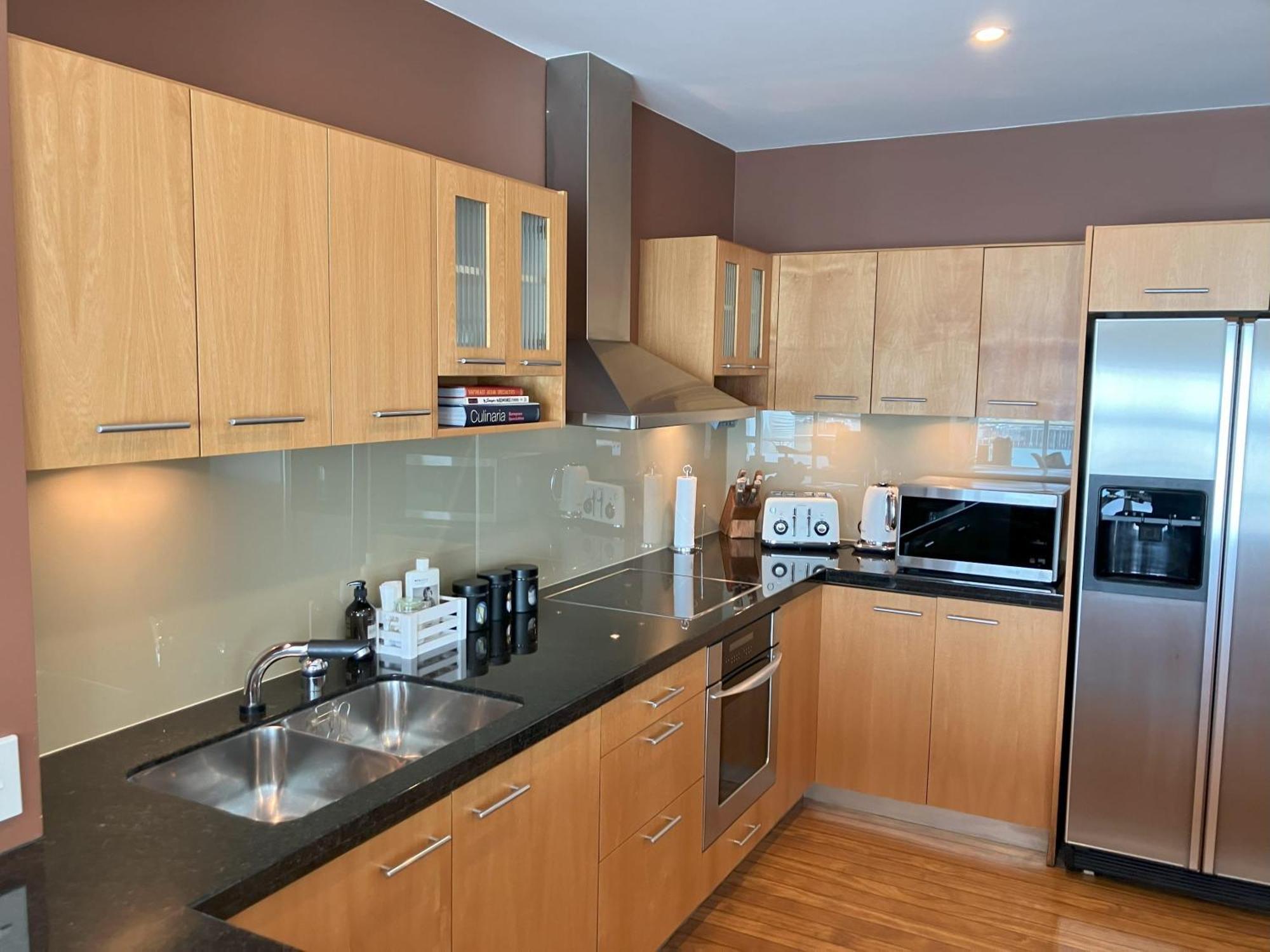 Unsurpassed View Superb 3 Bedrm Apmt Apartment