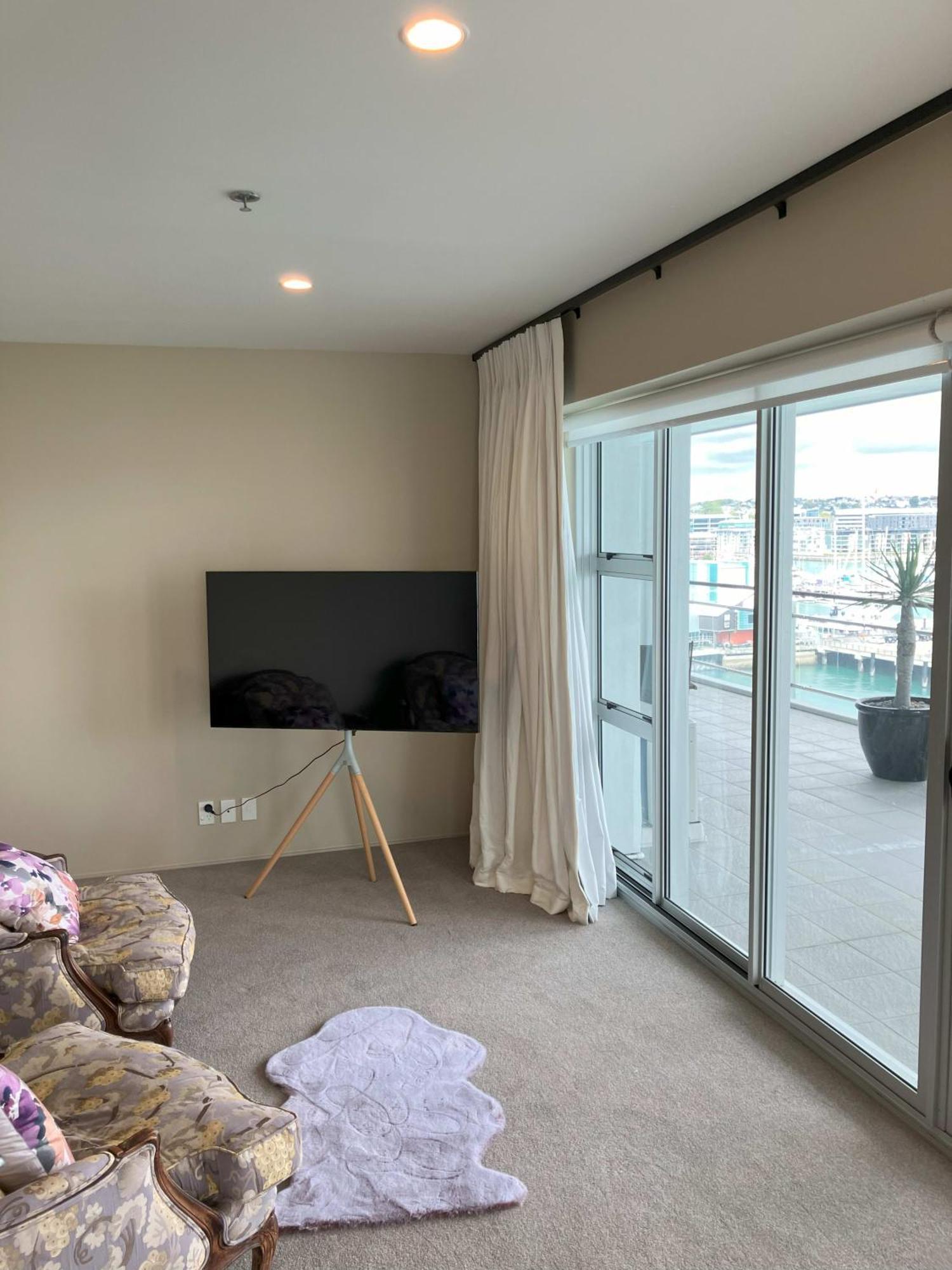 Unsurpassed View Superb 3 Bedrm Apmt Auckland