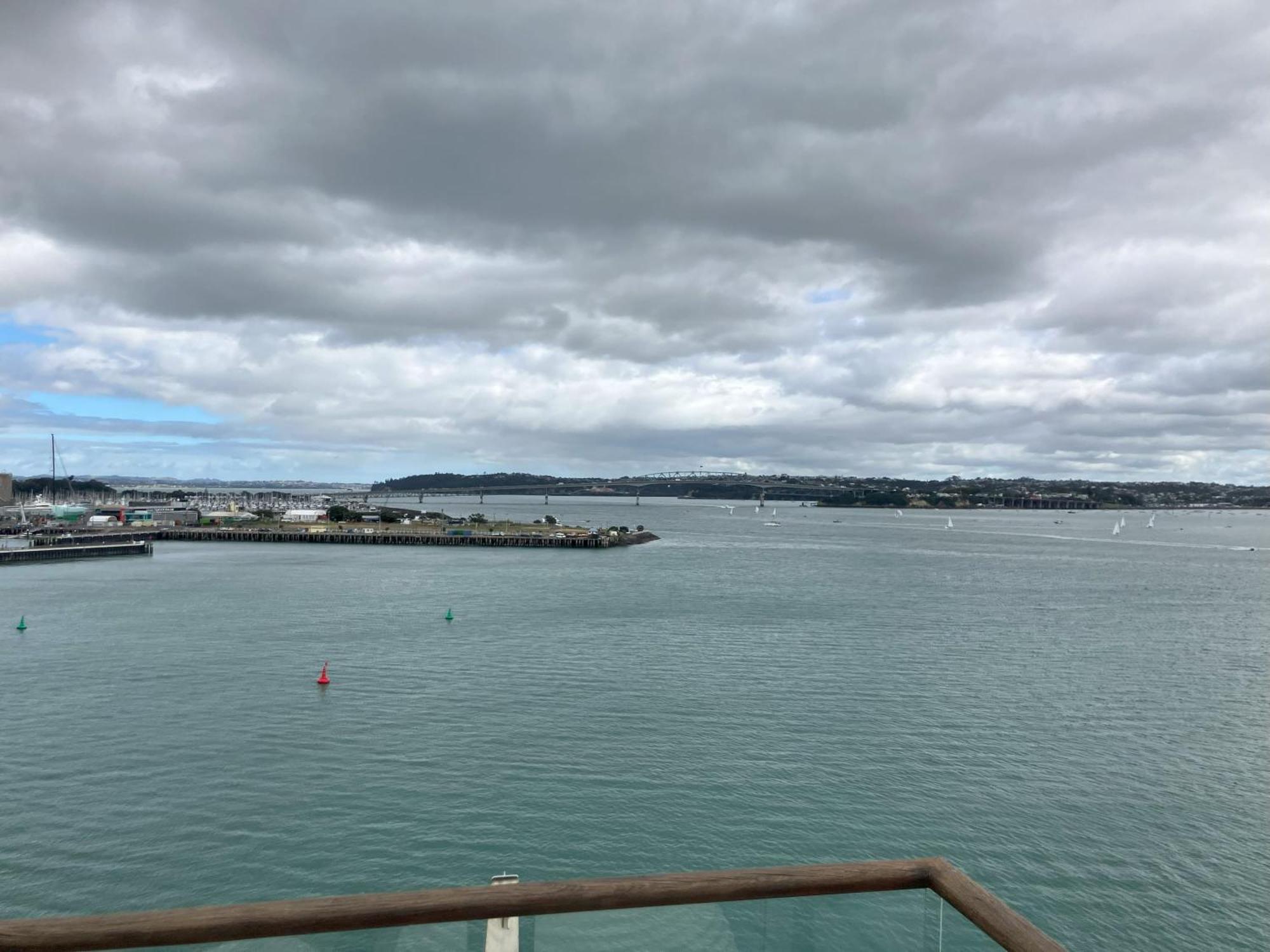 Unsurpassed View Superb 3 Bedrm Apmt Auckland