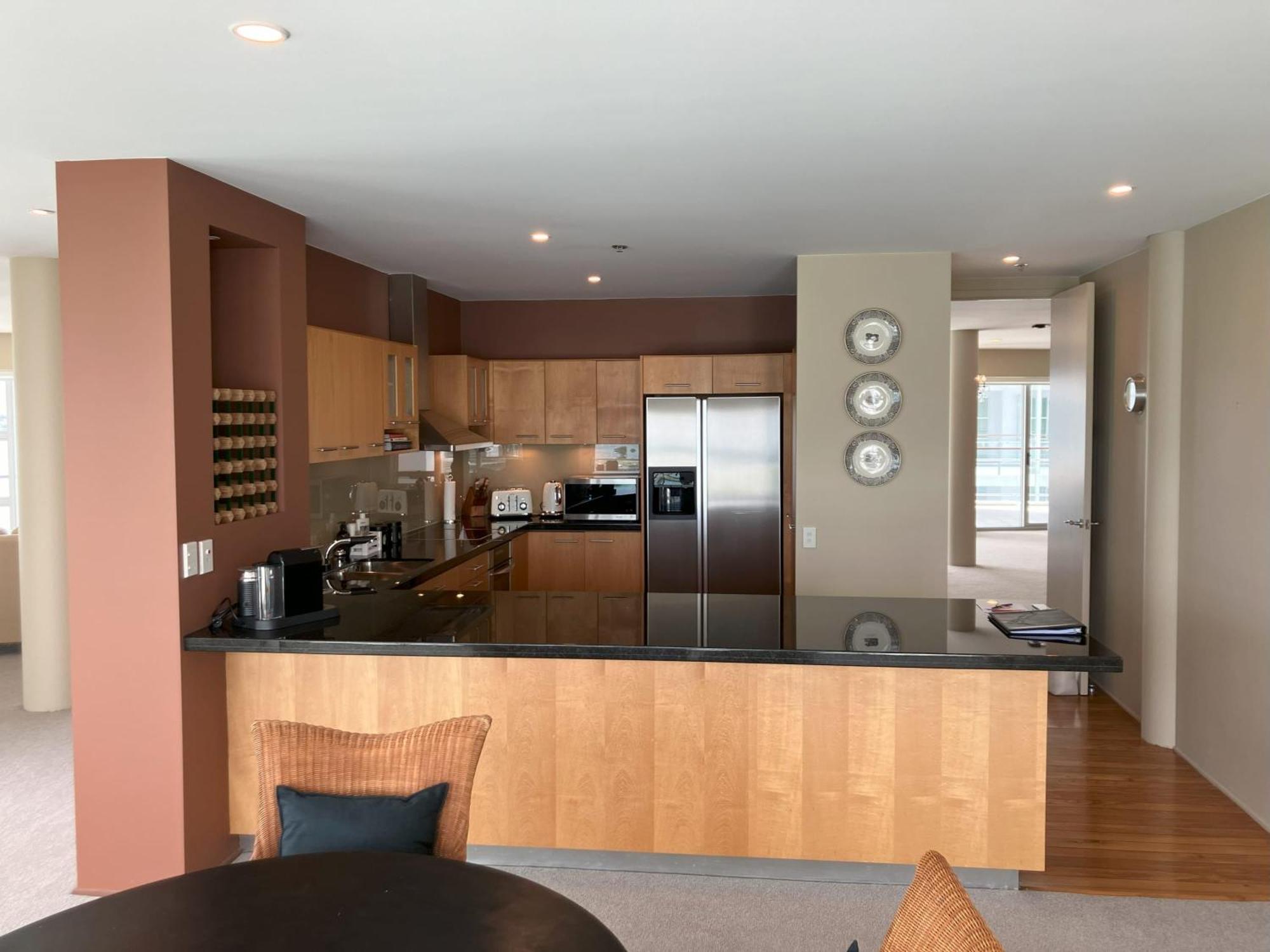 Unsurpassed View Superb 3 Bedrm Apmt Apartment *