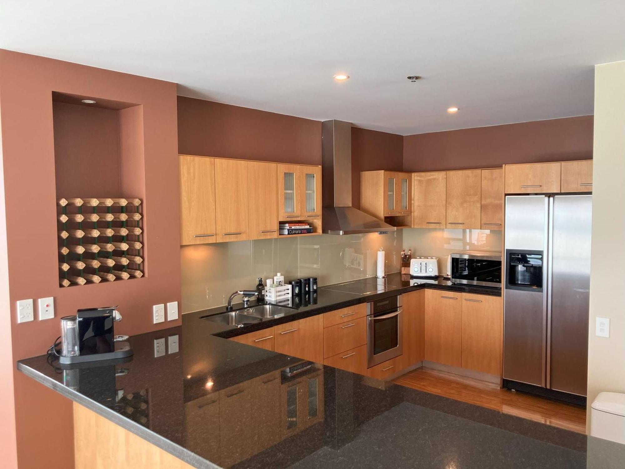 Unsurpassed View Superb 3 Bedrm Apmt Apartment
