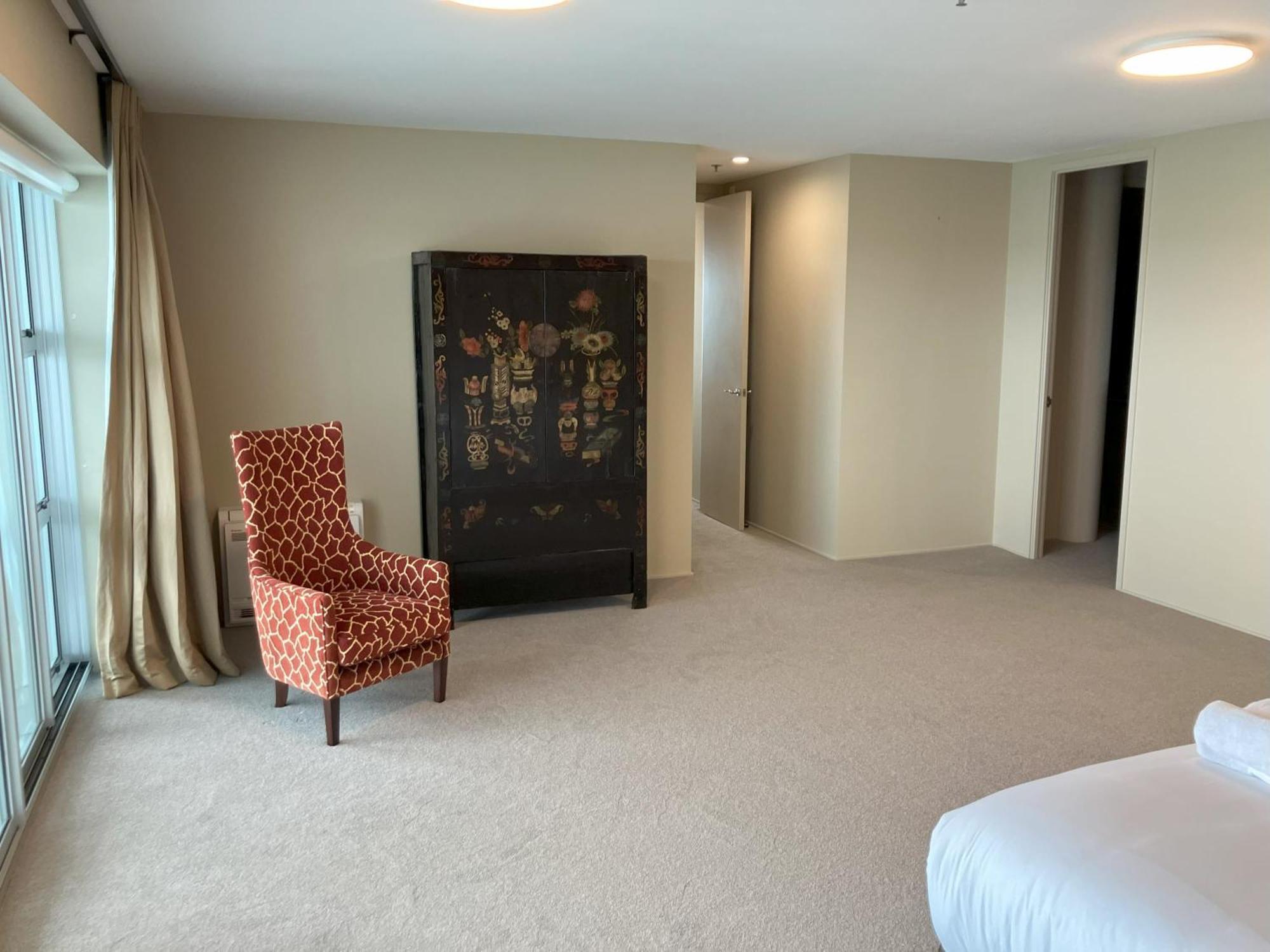 Unsurpassed View Superb 3 Bedrm Apmt Auckland
