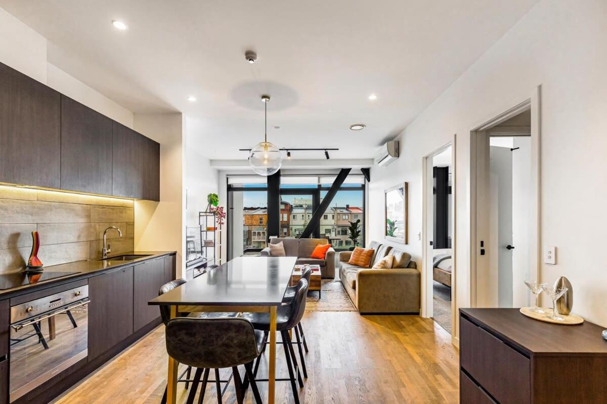 Apartment Modern Living In Prime Location