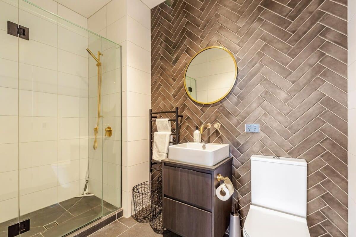 Modern Living In Prime Location *