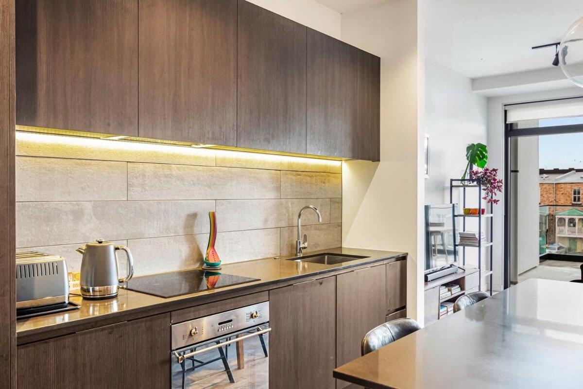 Apartment Modern Living In Prime Location *