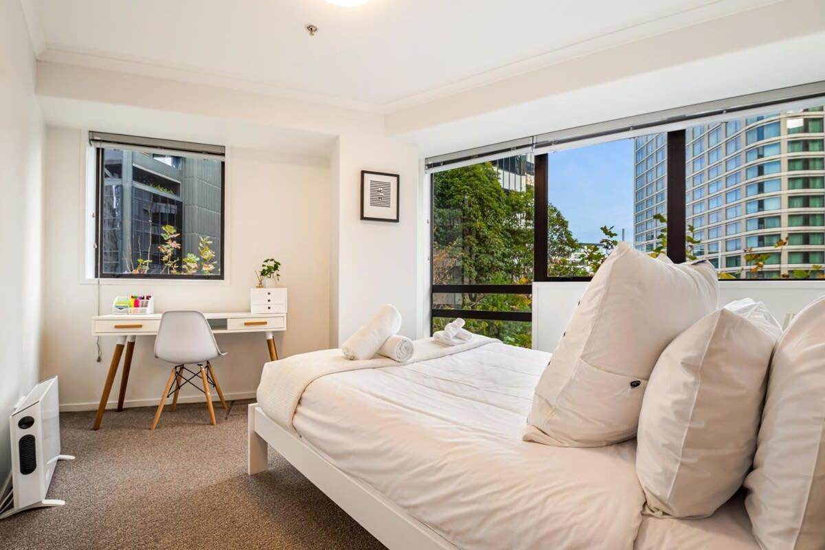 Prime Location - 2 Bedroom Urban Retreat Apartment Auckland