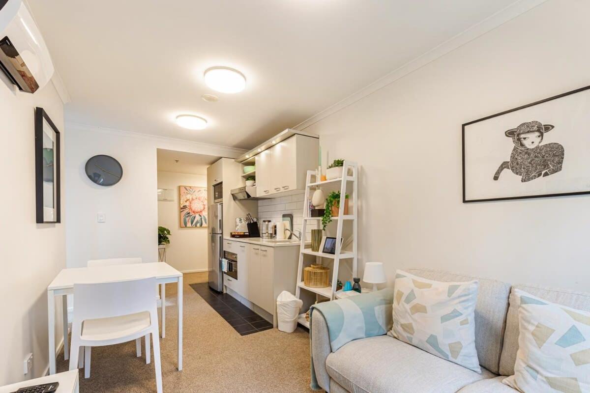 Prime Location - 2 Bedroom Urban Retreat Auckland