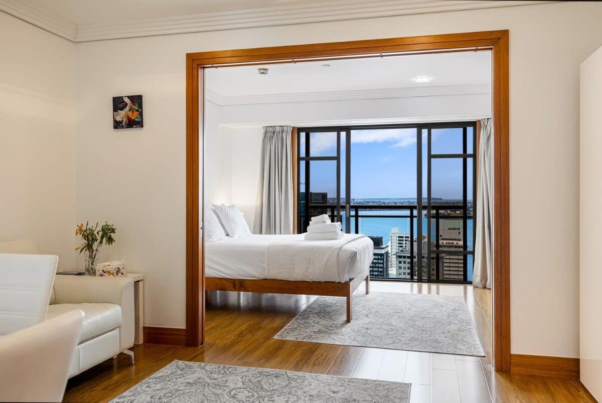 Prime Location And Views *