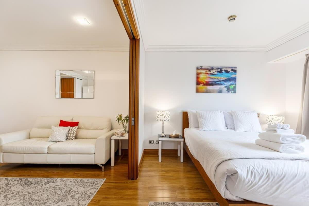 Prime Location And Views Apartment Auckland