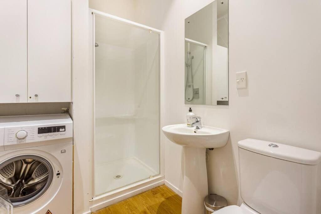 Cosy Queen St 1-br *