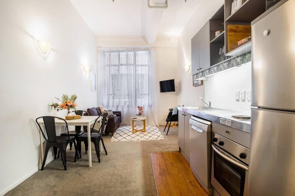 Cosy Queen St 1-br