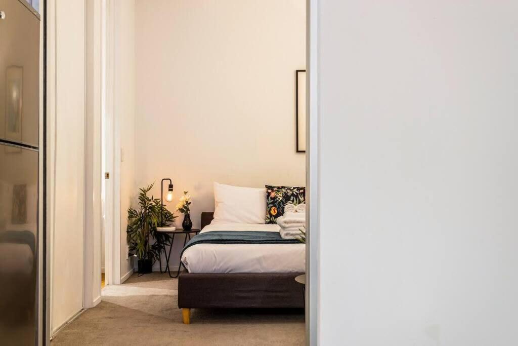 Cosy Queen St 1-br Apartment *