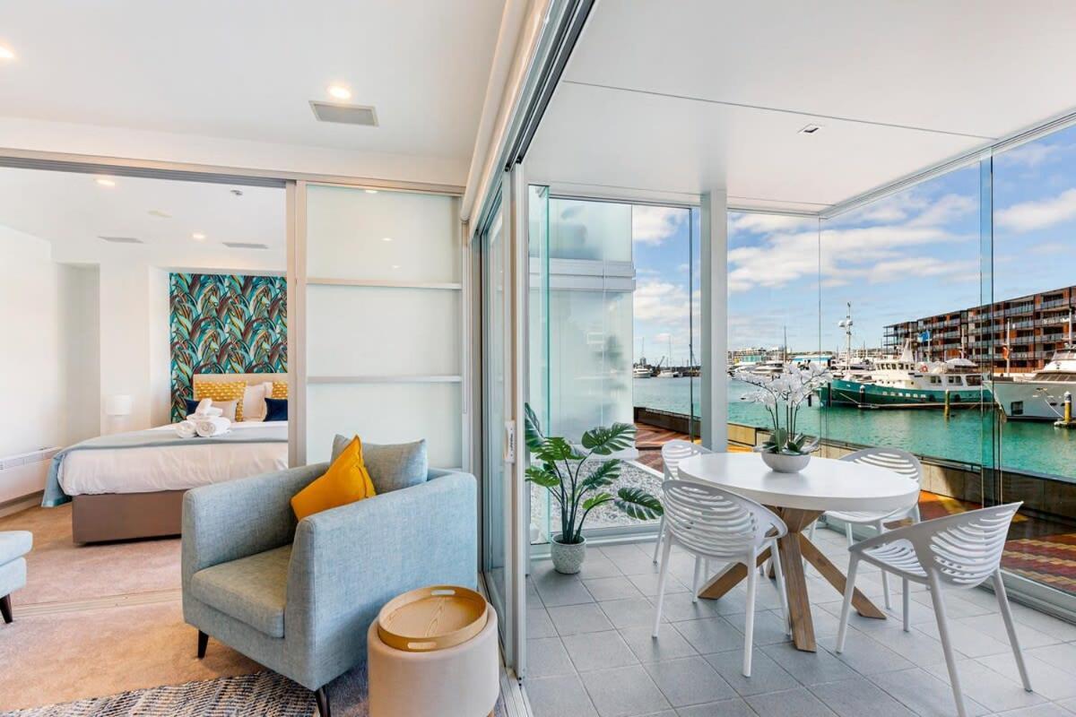 Beautiful Harbour View Apartment