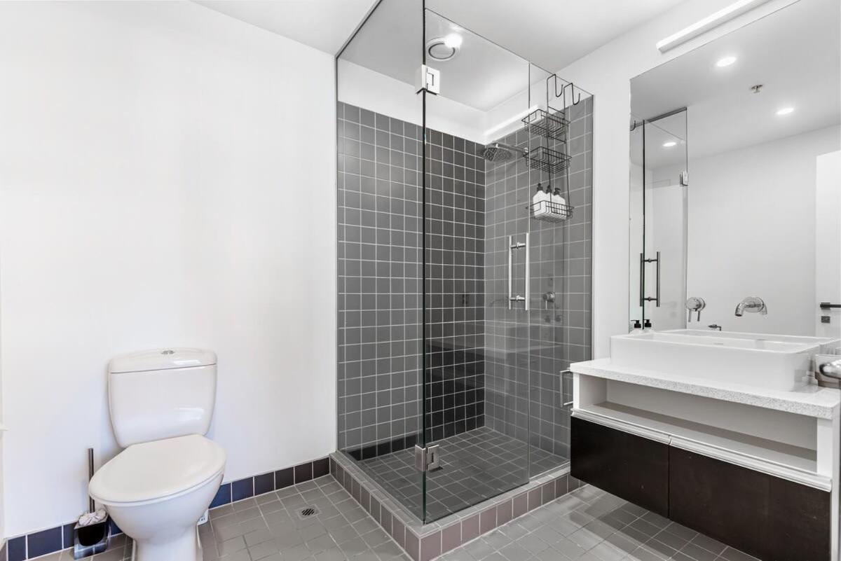 Beautiful Harbour View Apartment Auckland