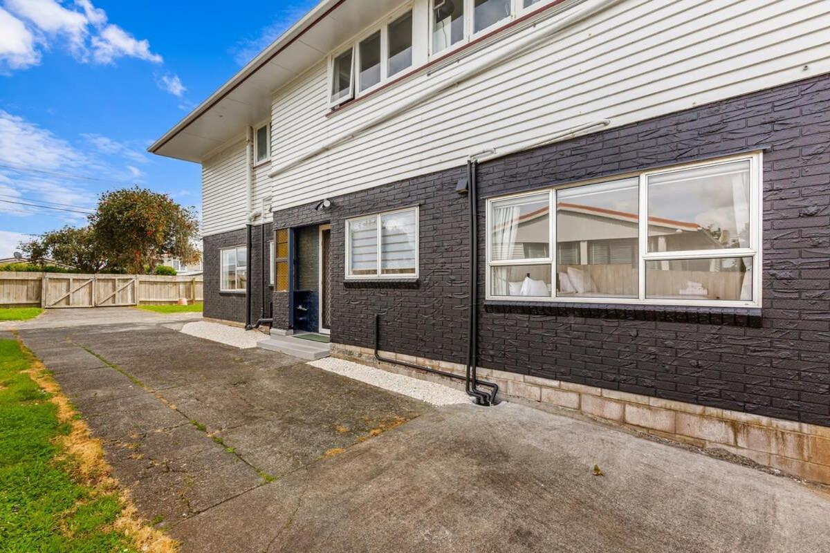 Spacious Freshly Renovated 3br Ellerslie Unit Holiday home Auckland