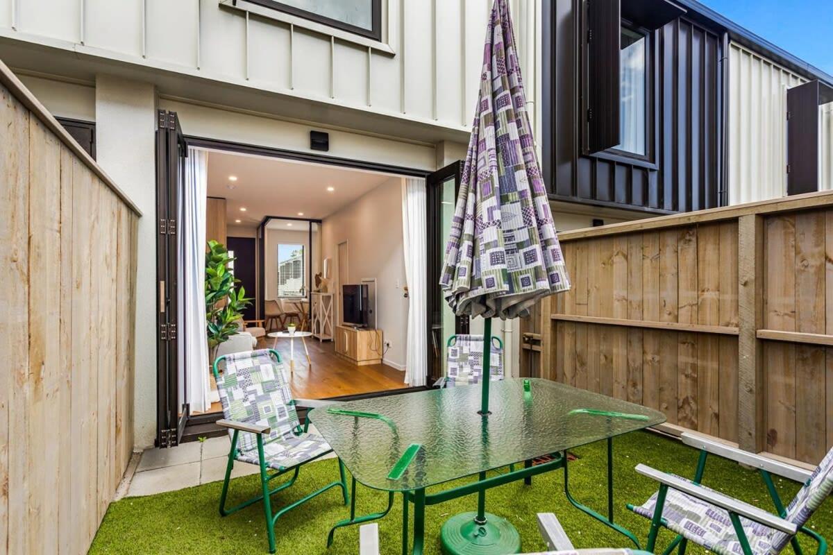 Fresh & Sleek Grey Lynn Unit With Private Patio Apartamento