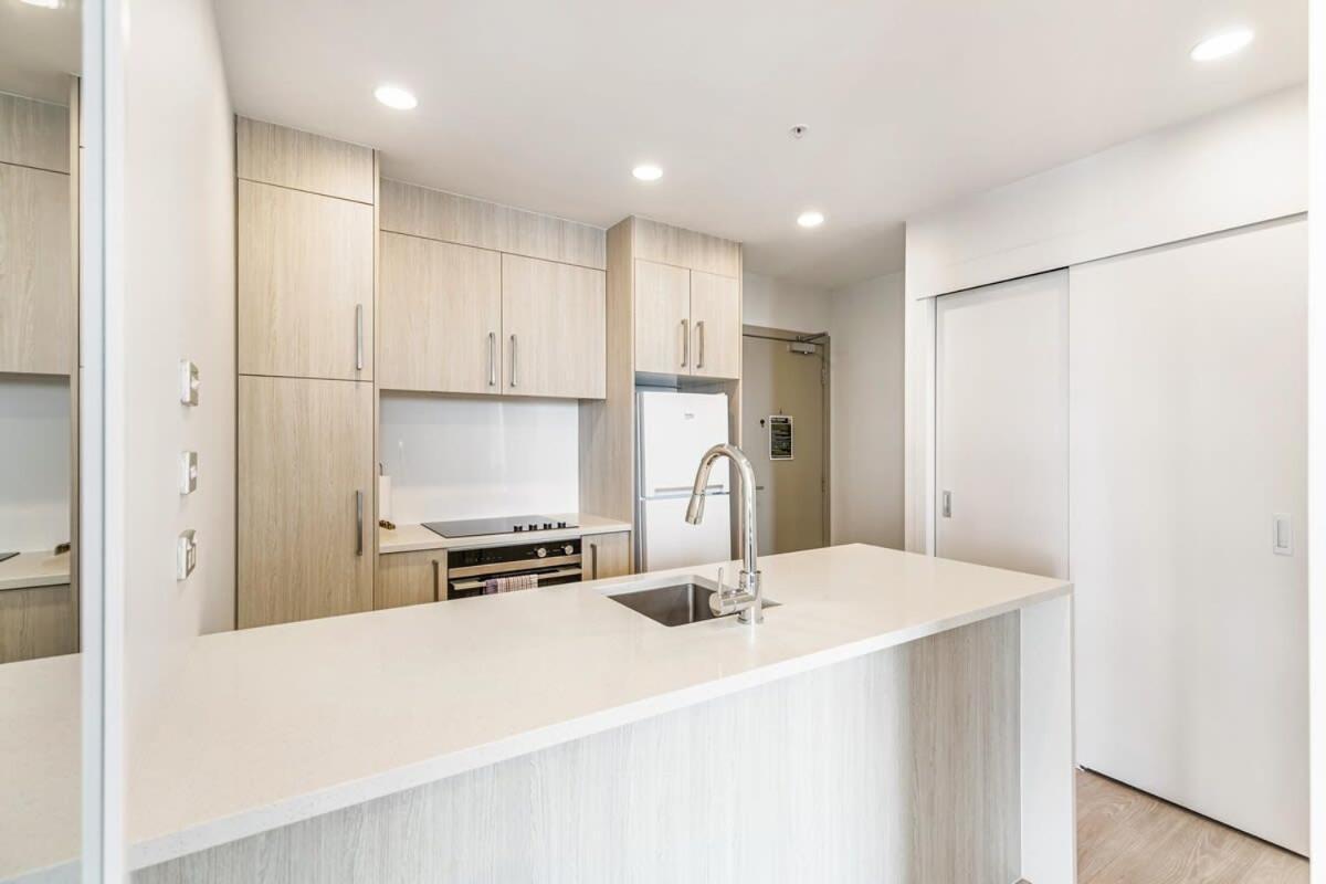 Apartment Vibrant Minimalism - City Views *