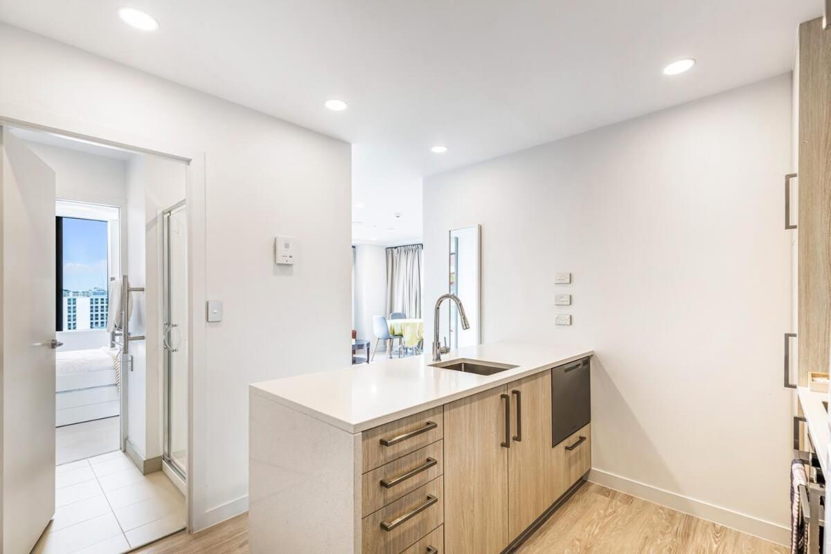 Apartment Vibrant Minimalism - City Views Auckland