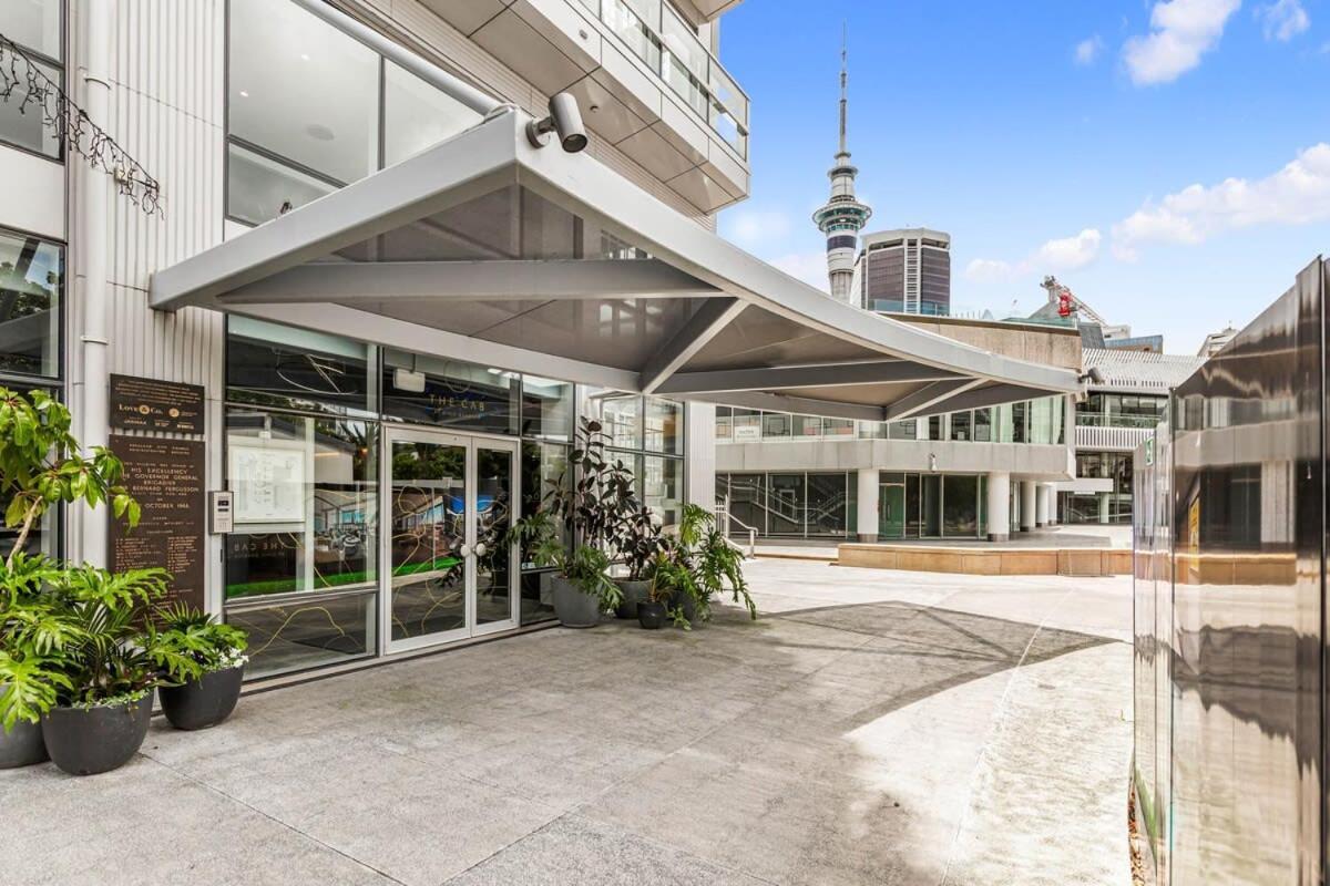 Apartment Urban Escape: Prime Location