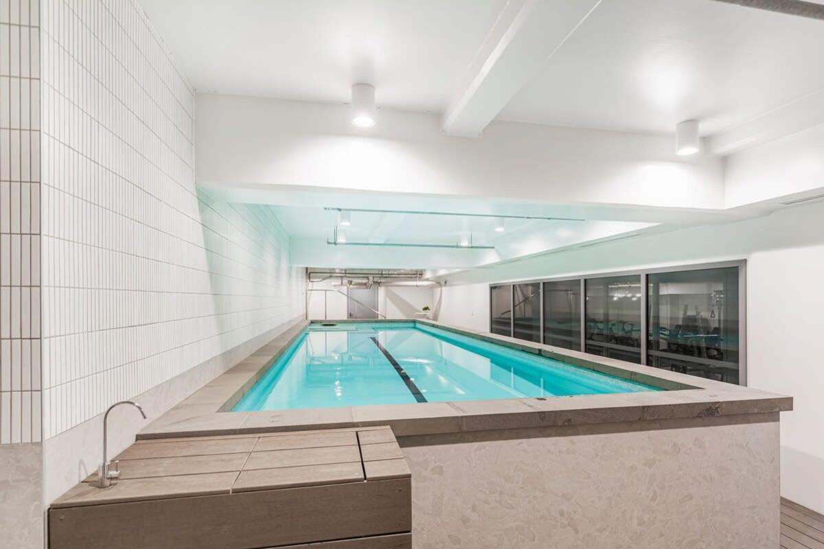Urban Escape: Prime Location Apartment