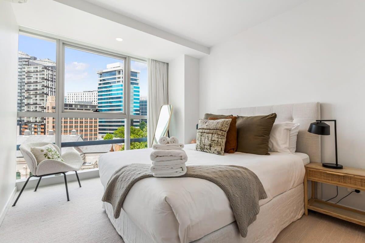Urban Escape: Prime Location Apartment *
