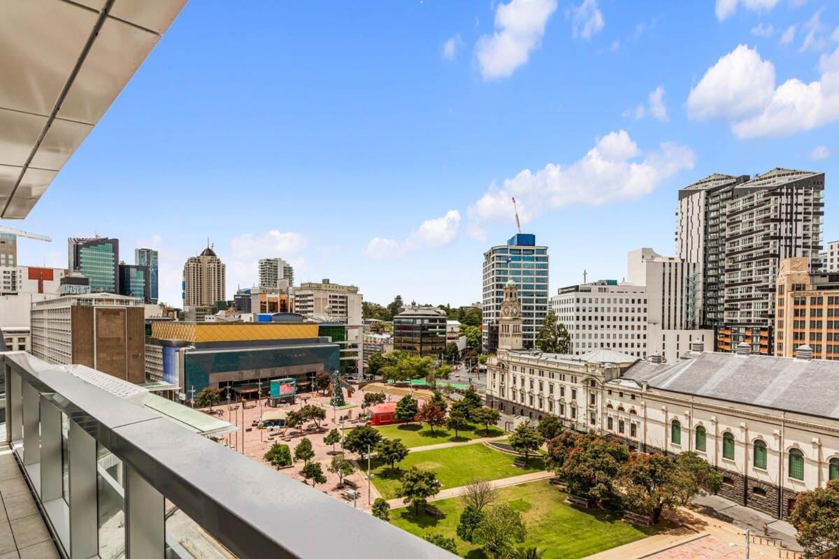 Urban Escape: Prime Location Apartment *