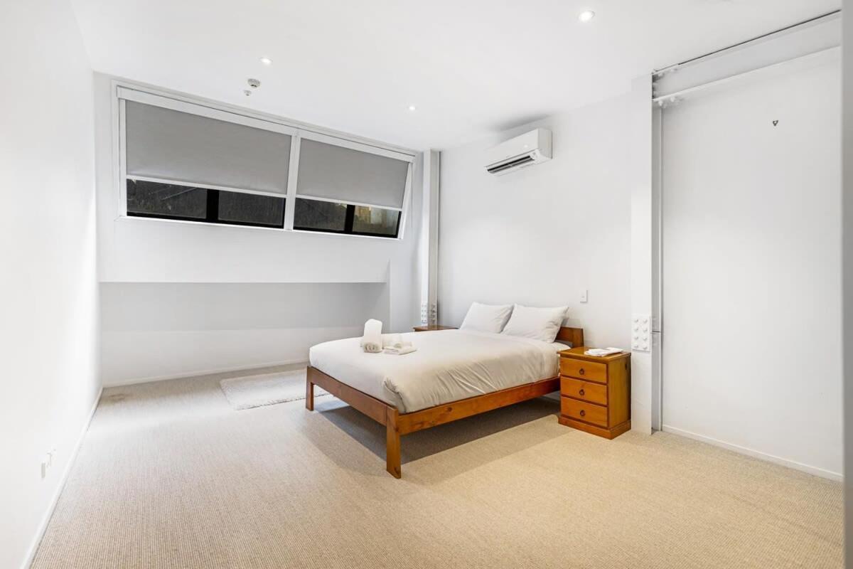 Contemporary 1br Queen Street Retreat