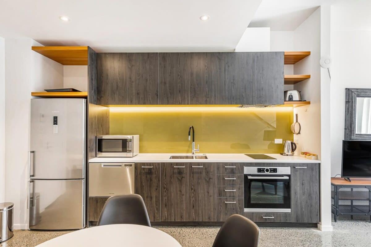 Contemporary 1br Queen Street Retreat