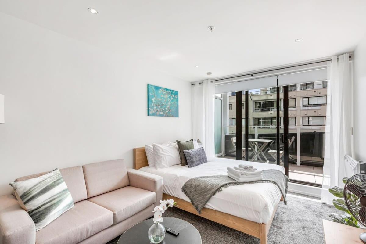 Apartment + Private Balcony