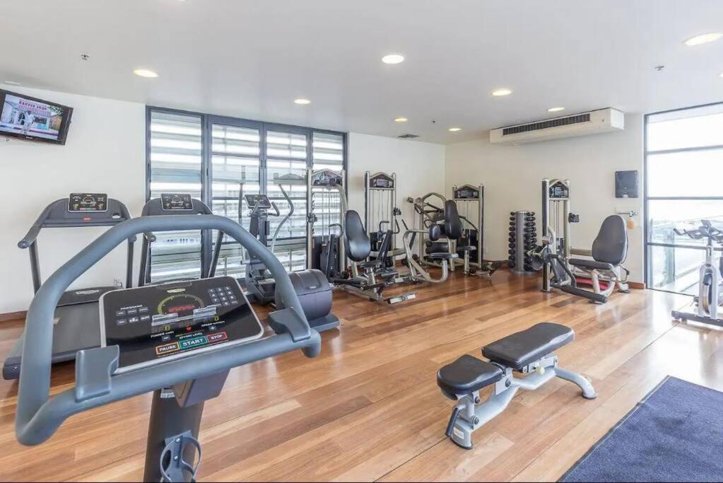 Kiwiana - Newly Refurbished - Rooftop Pool Apartment