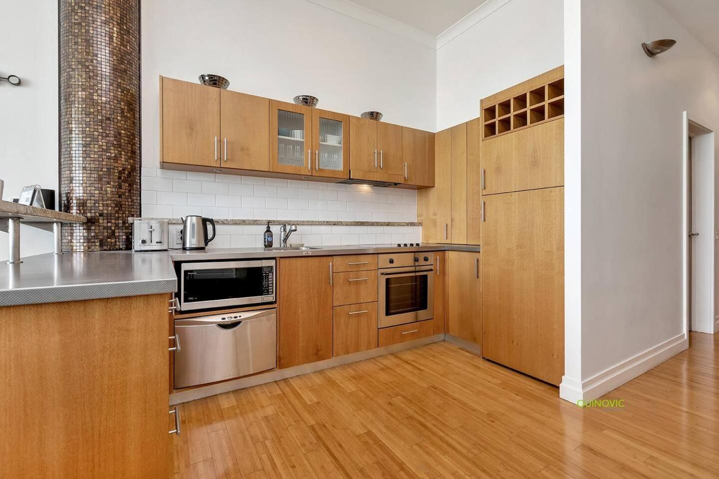 Awsa Waterfront Get Away Apartment