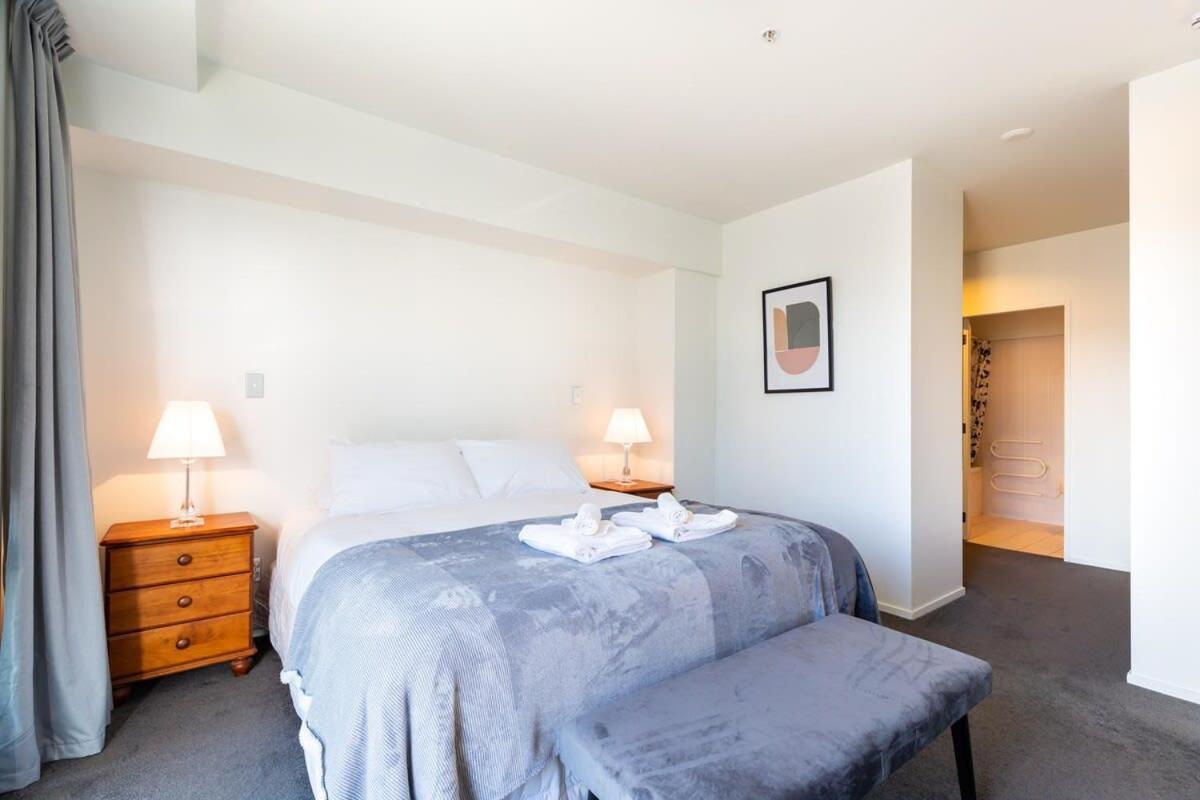 Stunning Three Bedroom Near Sky Tower