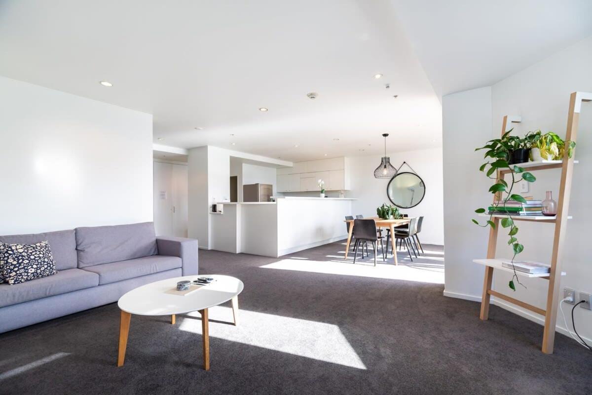 Stunning Three Bedroom Near Sky Tower