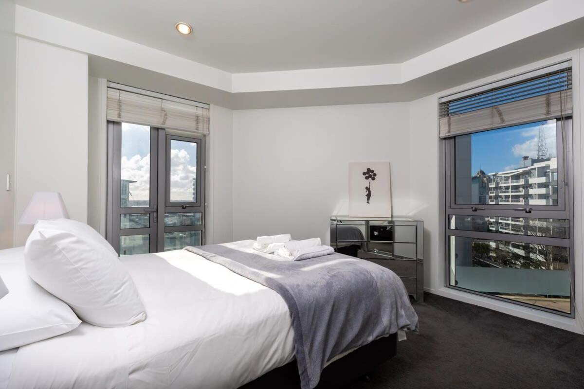 Stunning Three Bedroom Near Sky Tower