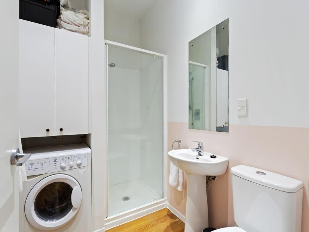 Cosy - Charming Building Apartment